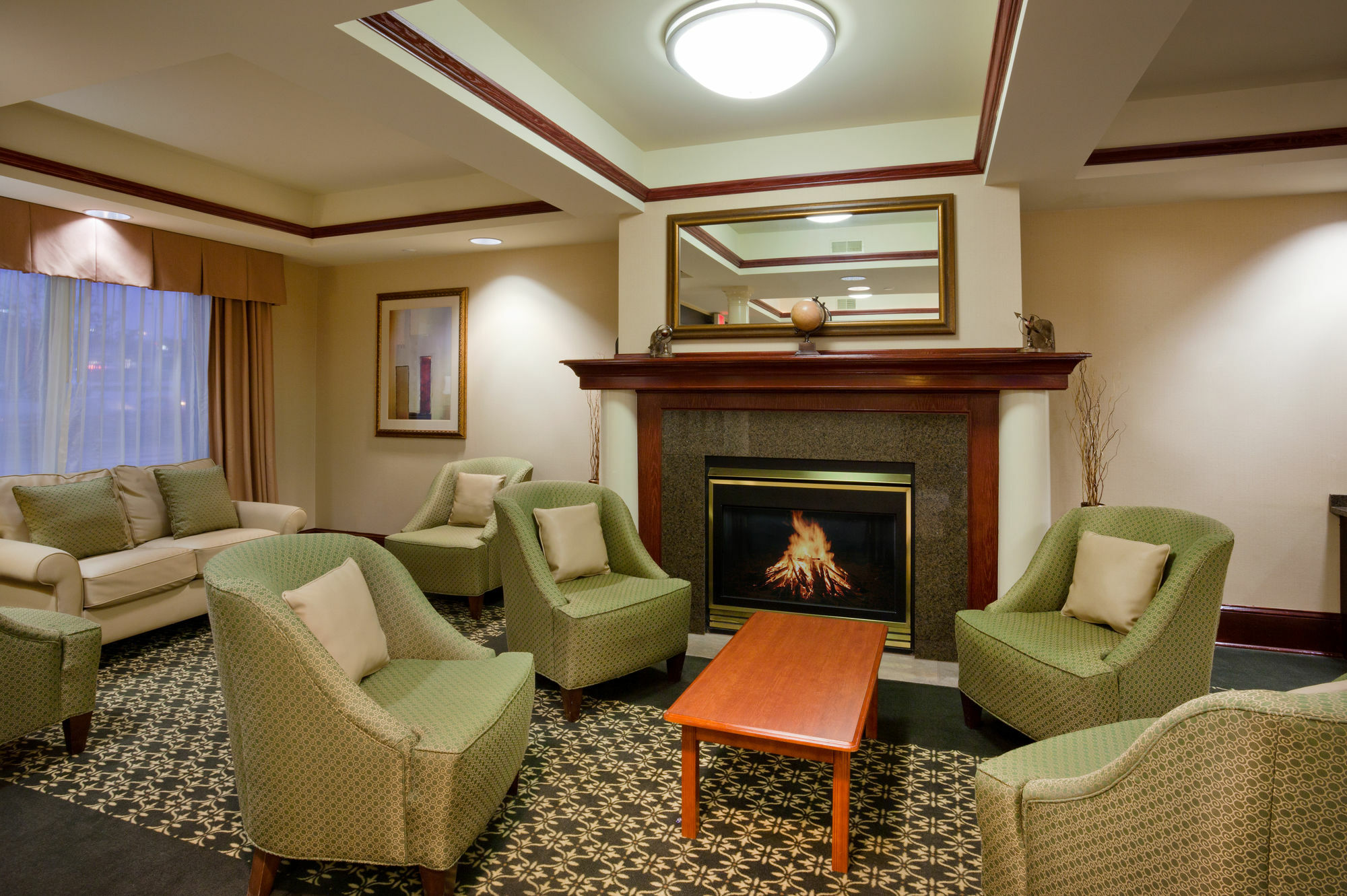 Holiday Inn Express Hotel & Suites Cedar Rapids I-380 At 33Rd Avenue By Ihg Bagian luar foto